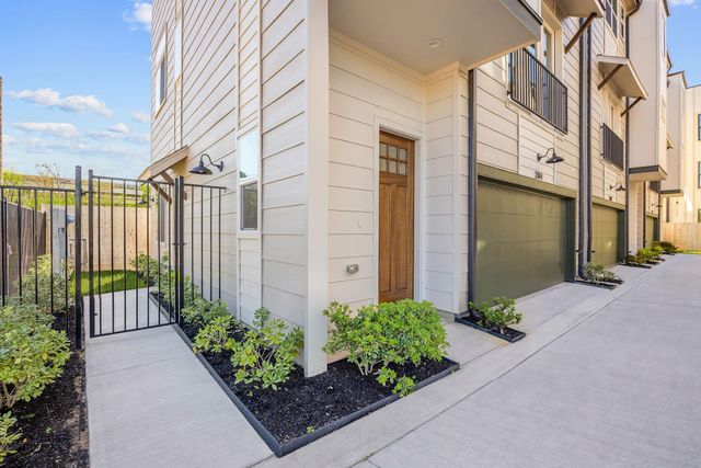 2810 Mills Street, Houston, TX 77026