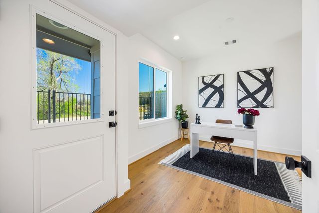 2810 Mills Street, Houston, TX 77026