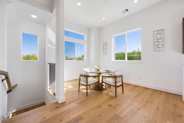 2810 Mills Street, Houston, TX 77026