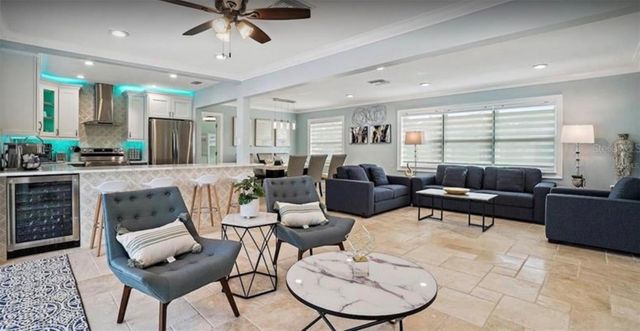 245 78 TH AVENUE N, St Petersburg, FL 33702