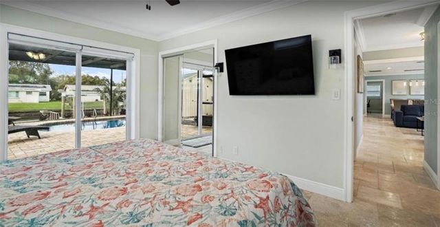 245 78 TH AVENUE N, St Petersburg, FL 33702