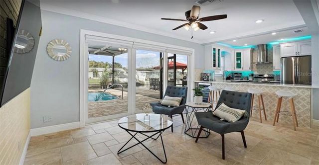 245 78 TH AVENUE N, St Petersburg, FL 33702