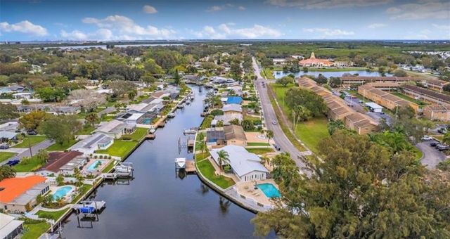 245 78 TH AVENUE N, St Petersburg, FL 33702