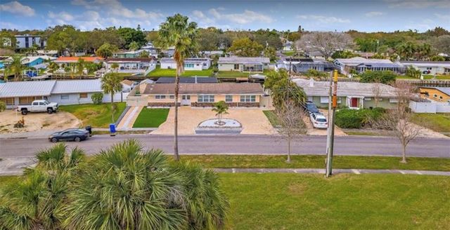 245 78 TH AVENUE N, St Petersburg, FL 33702