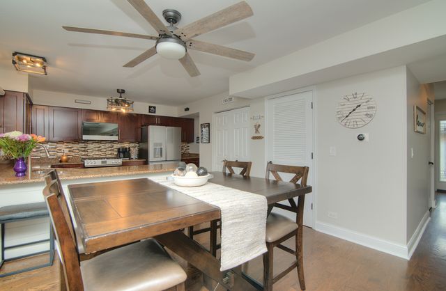 421 Burke Drive, Carol Stream, IL 60188