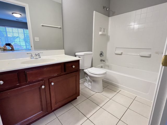 2009 CONCORD Drive, Mchenry, IL 60050