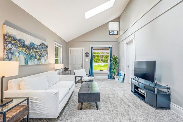 891 Benhill Road, Saint Paul, MN 55105