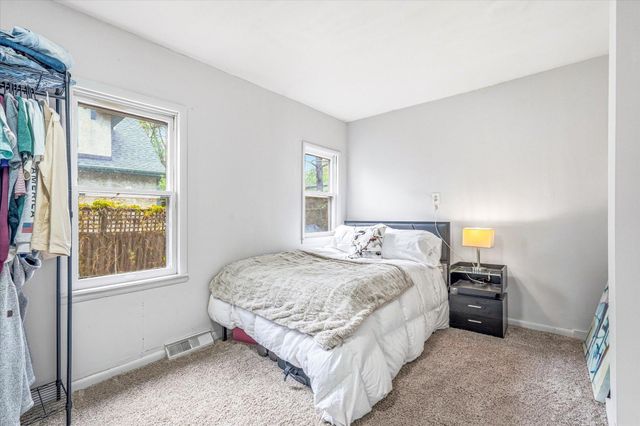 891 Benhill Road, Saint Paul, MN 55105