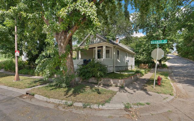 891 Benhill Road, Saint Paul, MN 55105