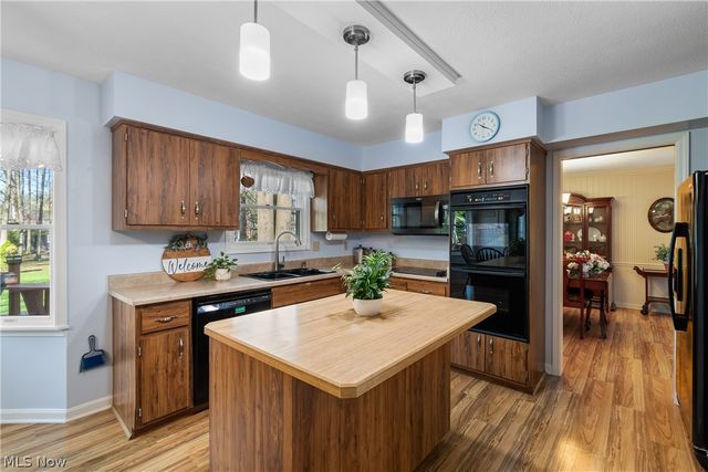 2180 Macon Court, Westlake, OH 44145