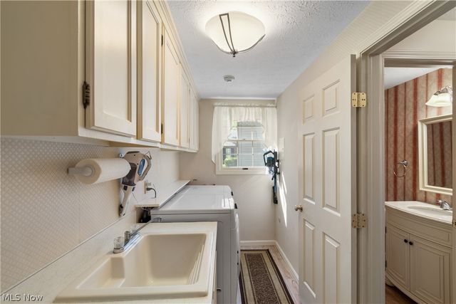 2180 Macon Court, Westlake, OH 44145