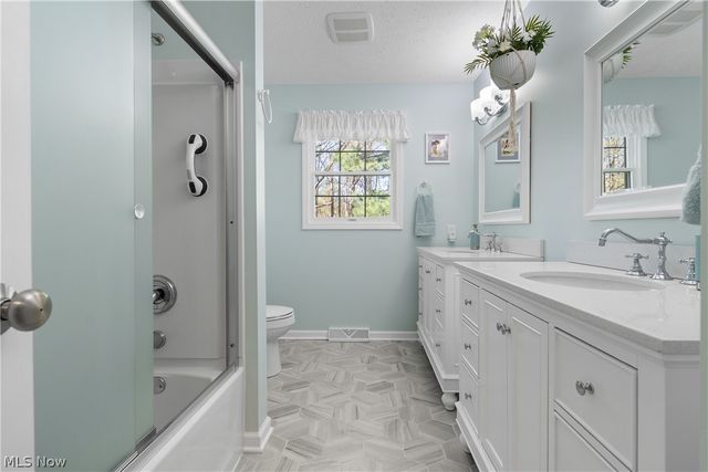2180 Macon Court, Westlake, OH 44145