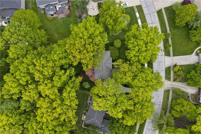 2180 Macon Court, Westlake, OH 44145