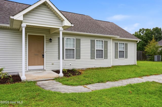 706 Nut Bush Court, Wilmington, NC 28411