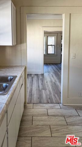 624 E 49th Street, Los Angeles, CA 90011