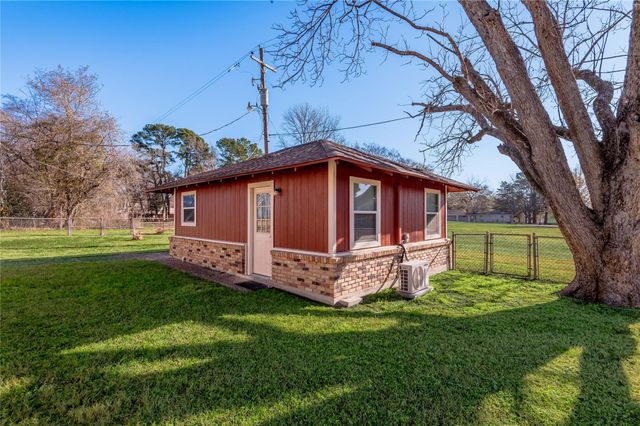 2201 Badger Lane, Huntsville, TX 77320