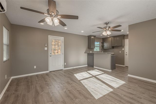 2201 Badger Lane, Huntsville, TX 77320