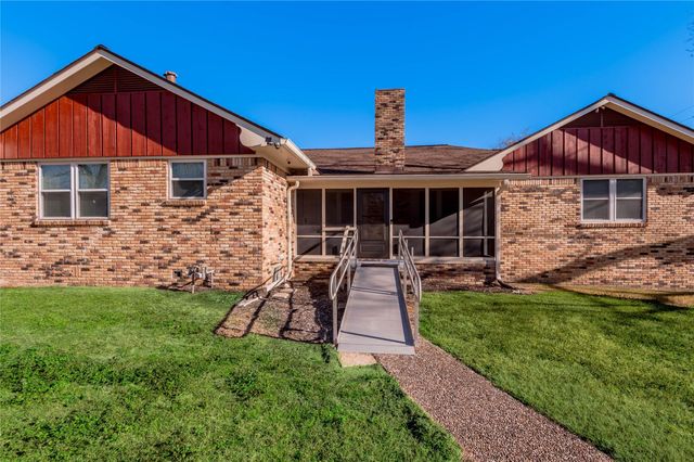 2201 Badger Lane, Huntsville, TX 77320