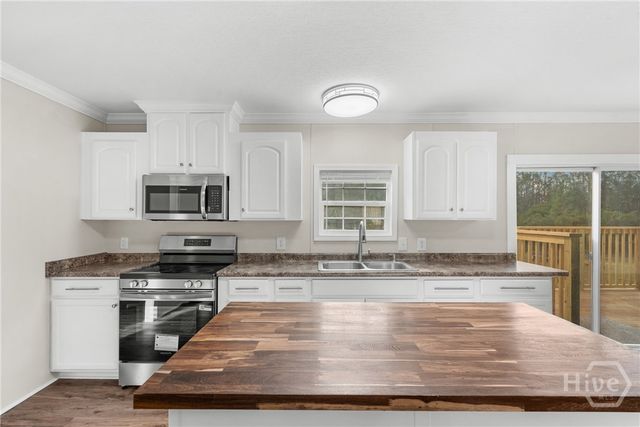 661 Quail Dr, Ludowici, GA 31316