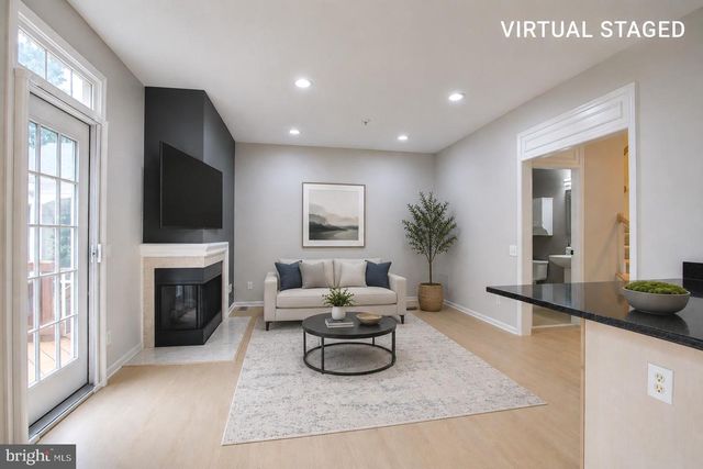 20867 TRINITY SQ, Sterling, VA 20165