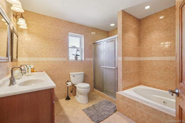 65 W Washington Avenue, Pearl River, NY 10965