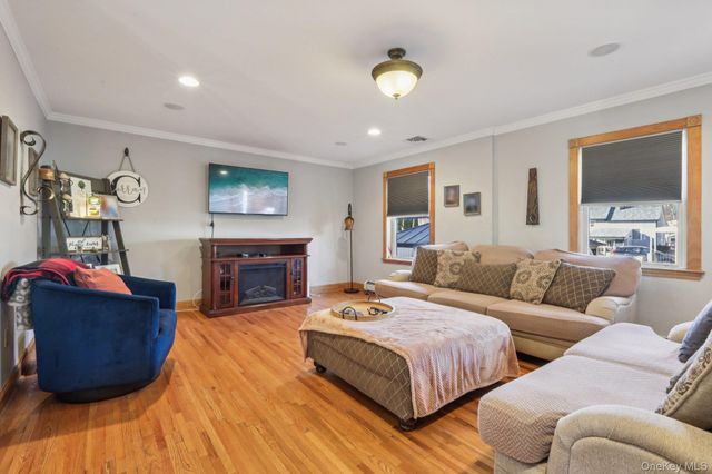 65 W Washington Avenue, Pearl River, NY 10965