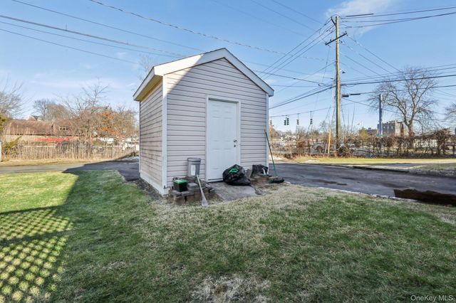 65 W Washington Avenue, Pearl River, NY 10965