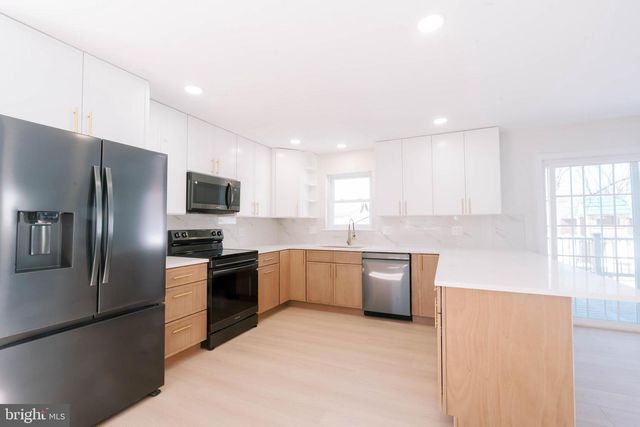 430 PARKVIEW AVE, Langhorne, PA 19047