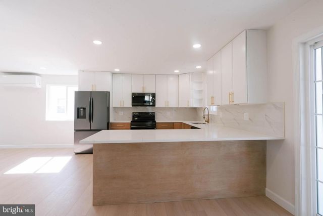 430 PARKVIEW AVE, Langhorne, PA 19047