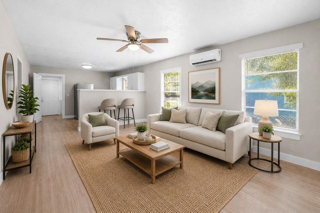 8 Jennische St, Baytown, TX 77520