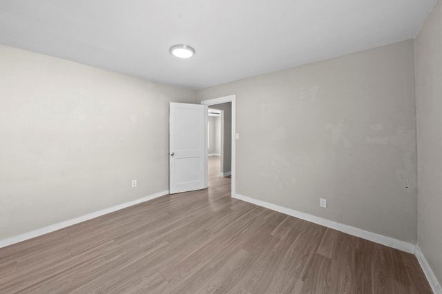 8 Jennische St, Baytown, TX 77520