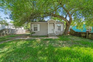 8 Jennische St, Baytown, TX 77520