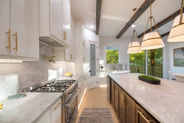 2426 Douglas Avenue, Dallas, TX 75219