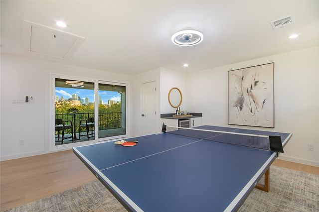 2426 Douglas Avenue, Dallas, TX 75219