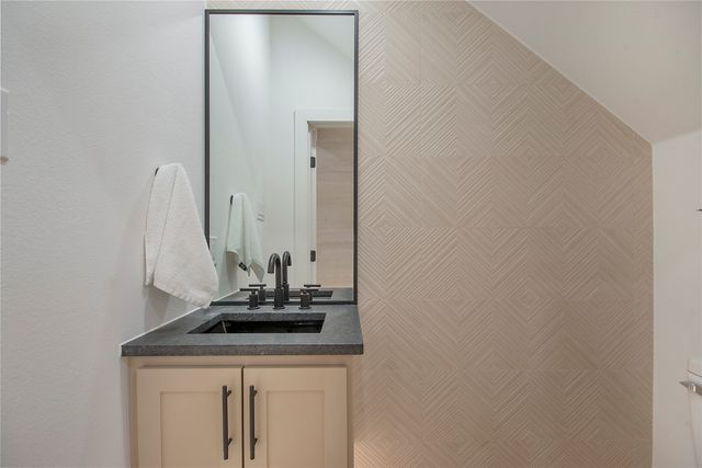 2426 Douglas Avenue, Dallas, TX 75219