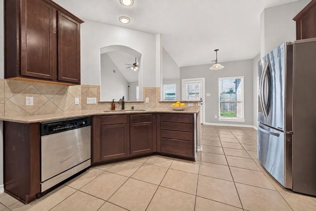 3658 Diamond Creek Drive, Missouri City, TX 77459