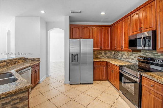 16001 SW 43rd Ter 16001, Miami, FL 33185