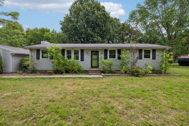 11170 Challenge Dr, Bon Aqua, TN 37025