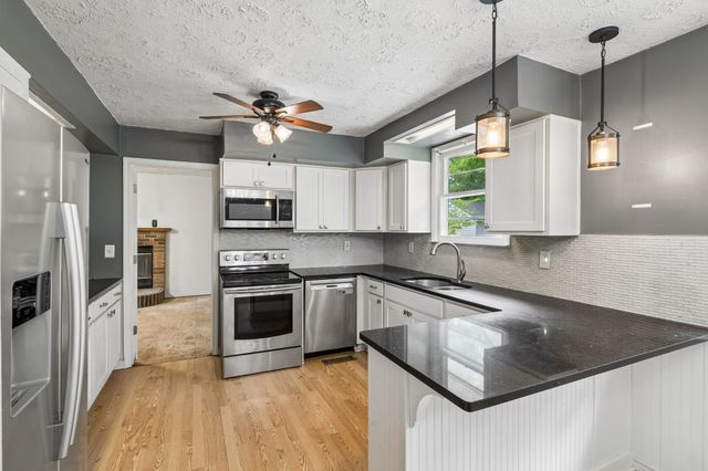 11170 Challenge Dr, Bon Aqua, TN 37025