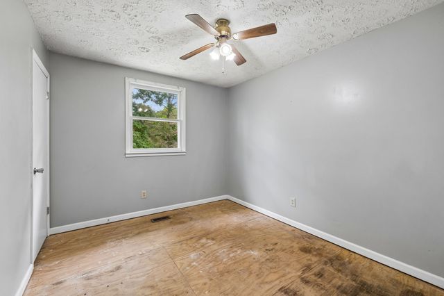 11170 Challenge Dr, Bon Aqua, TN 37025