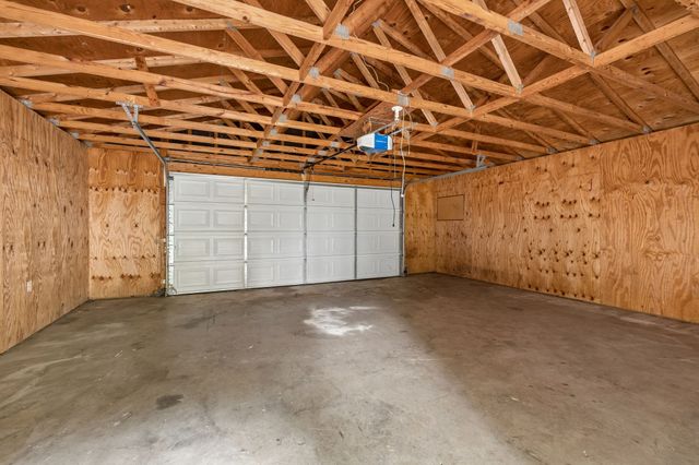 11170 Challenge Dr, Bon Aqua, TN 37025