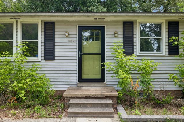 11170 Challenge Dr, Bon Aqua, TN 37025