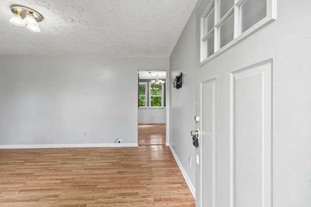11170 Challenge Dr, Bon Aqua, TN 37025