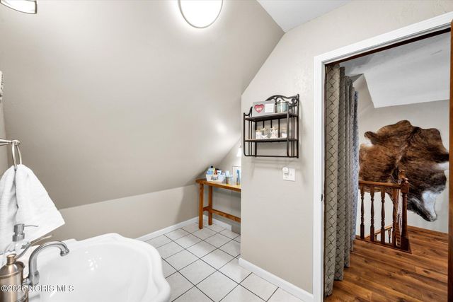 8300 Noward Road, Waterville, OH 43566