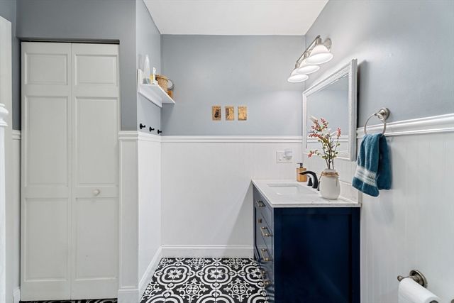 890 Winthrop Ave 2, Revere, MA 02151