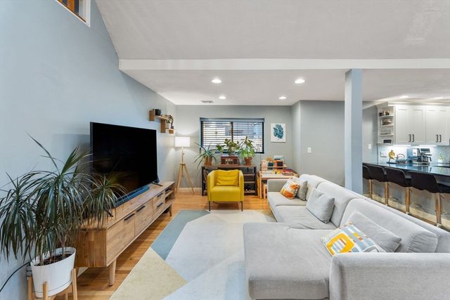 890 Winthrop Ave 2, Revere, MA 02151