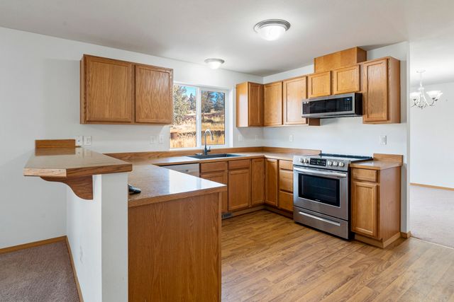 2350 NW Rimrock Loop, Redmond, OR 97756