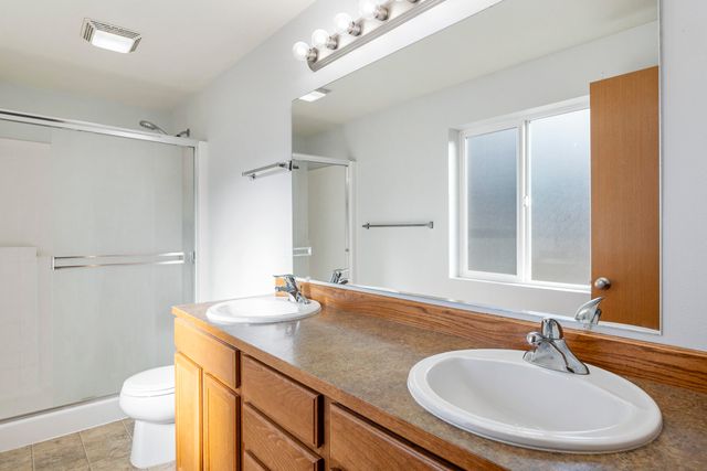 2350 NW Rimrock Loop, Redmond, OR 97756