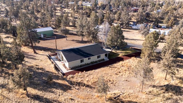 2350 NW Rimrock Loop, Redmond, OR 97756