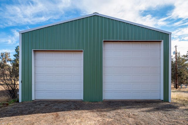 2350 NW Rimrock Loop, Redmond, OR 97756